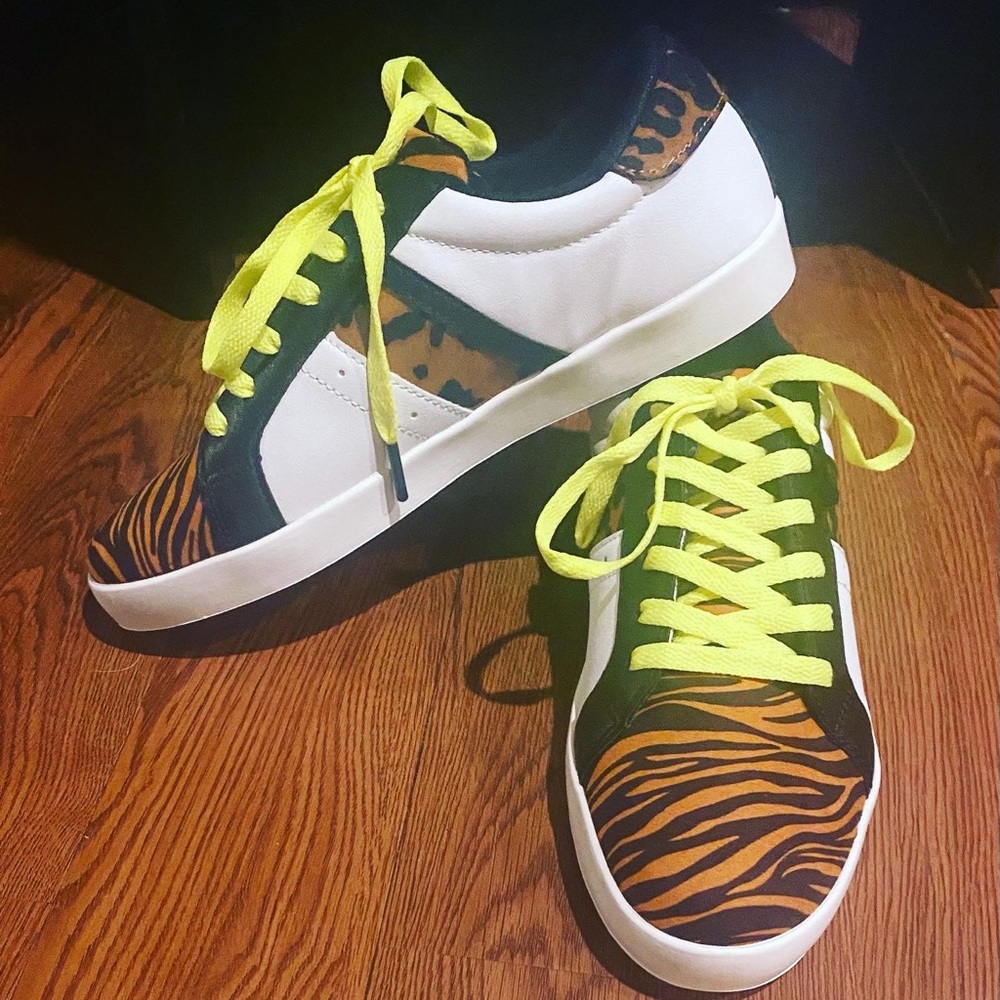 New! Ladies Fashion Sneakers